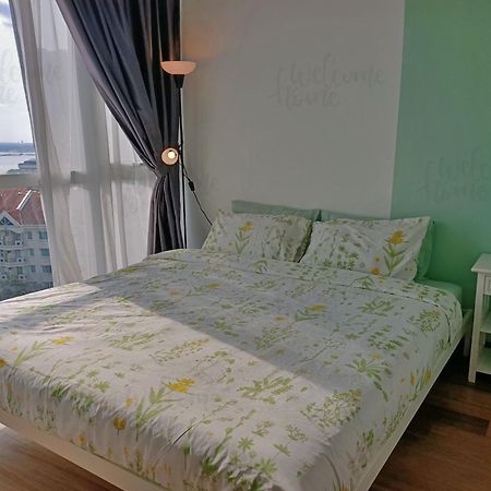 Paragon Residences Straits View Homestay By Welcome Home Johor Bahru Room photo